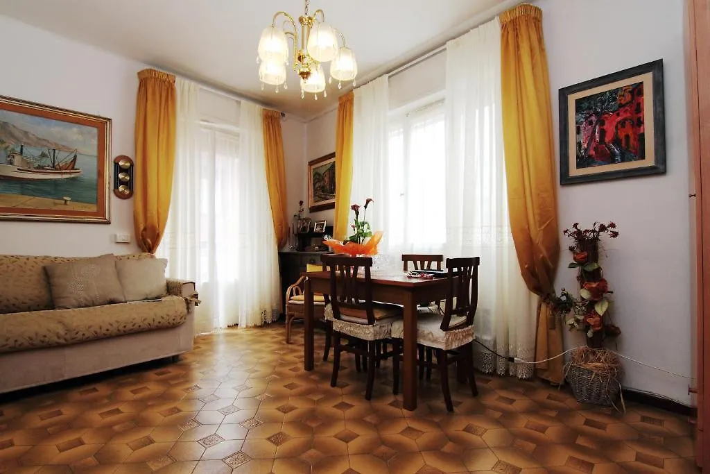 Apartment Appartamento Elyse Monterosso al Mare